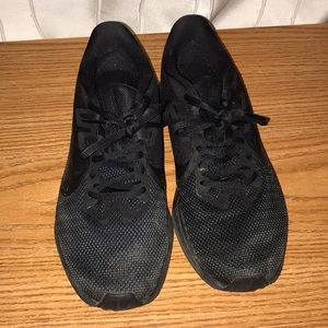 Black nike sneakers